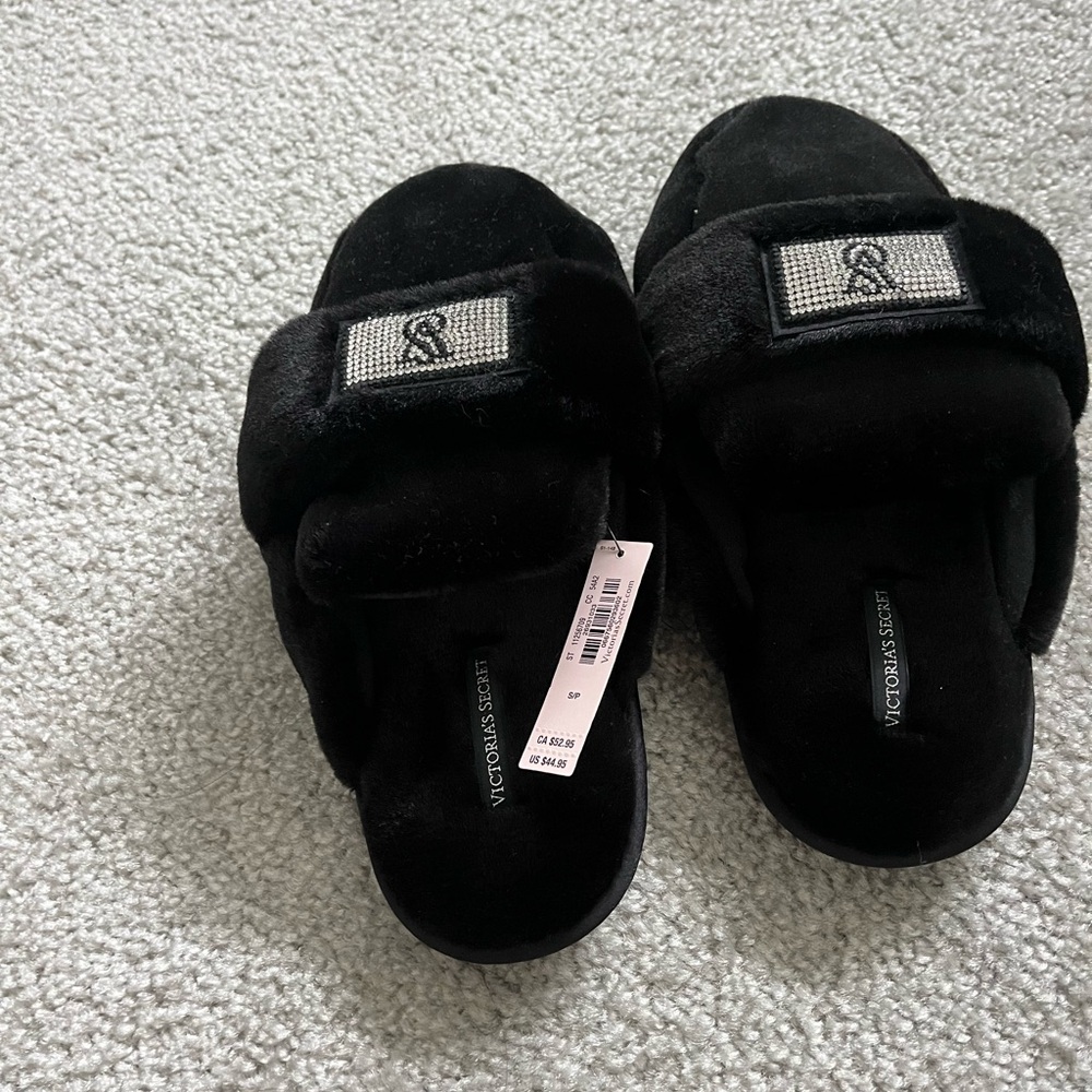 Victoria's Secret NWT Black Bling Strap Slippers size S sold out online